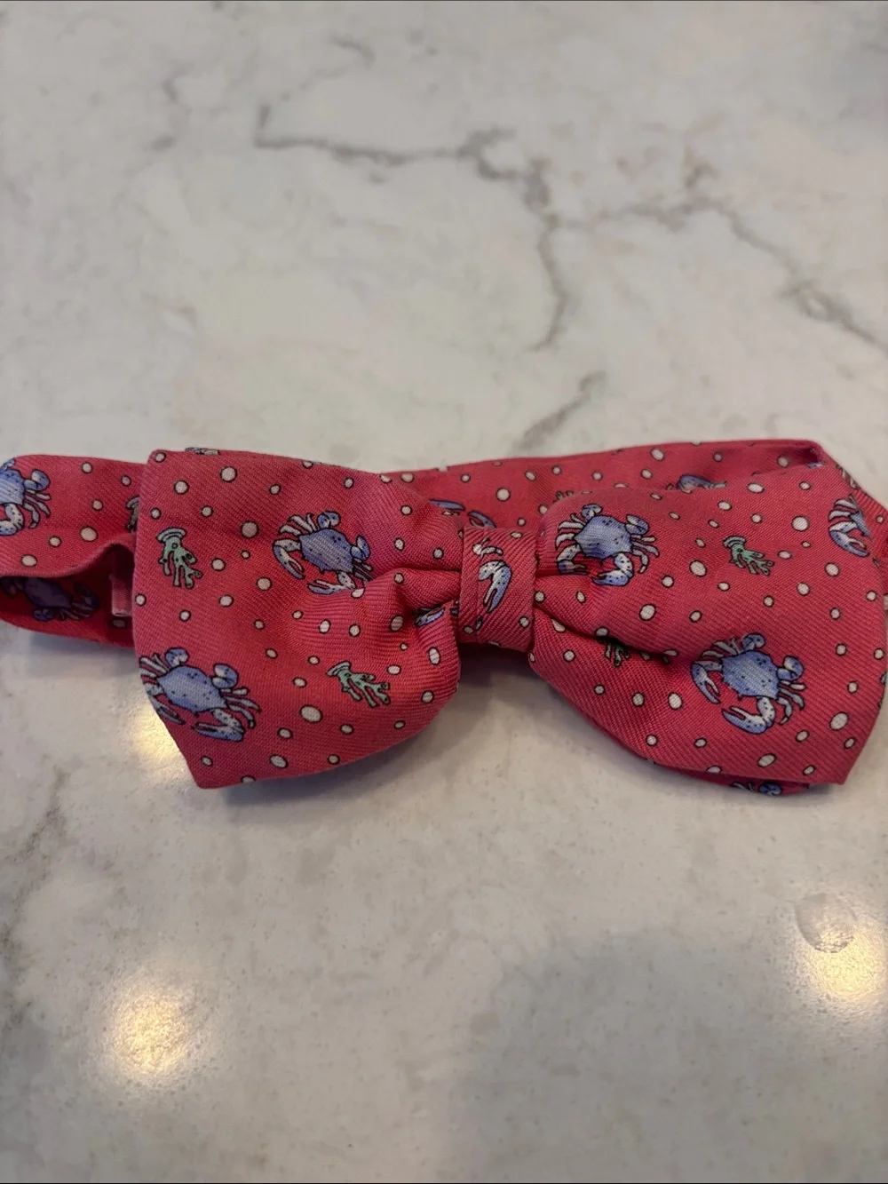 Vineyard Vines Pink Bow Tie with Blue Crab Motif